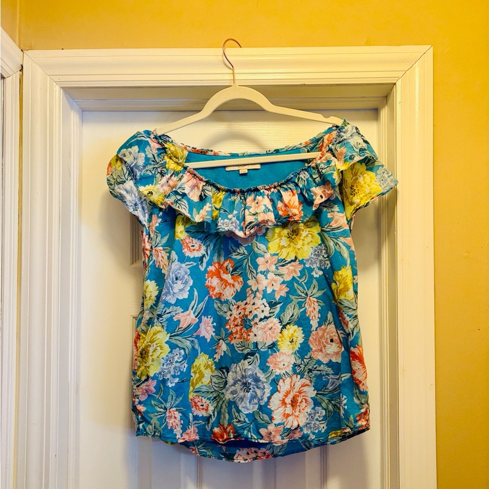 Gently used, LOFT Floral Ruffle Neck Women Top
